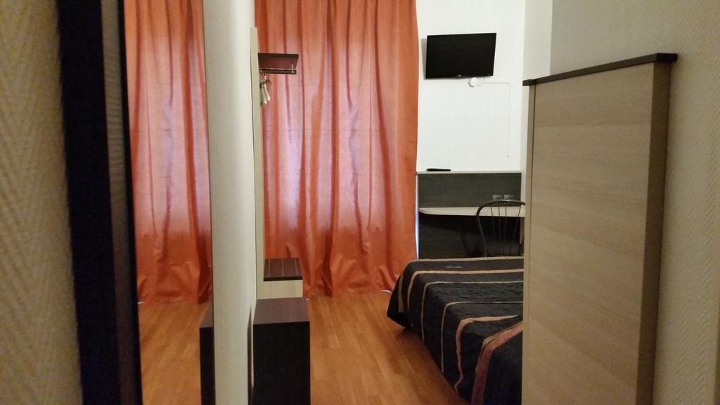 Hotel D'Alsace Villeurbanne Bilik gambar